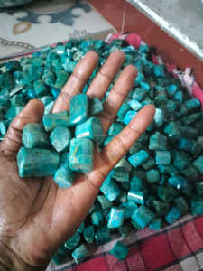 Meilleure vente de pépites de pierre dégringolée de haute finition Apatite bleue naturelle sculptée Quartz Feng Shui pour la décoration de la maison en gros - Product Image 4