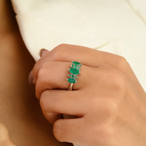 Elegante Anillo de Plata con Corte Marquesa y Esmeralda, Diseño de Joyería Fina al por Mayor, Joyería Fina para Mujer - Product Image 4
