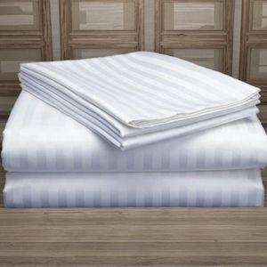 Tissu de literie de qualité supérieure 100% satin 300 TC respirant et lavable Motif uni pour les chambres d'hôtel - Product Image 1