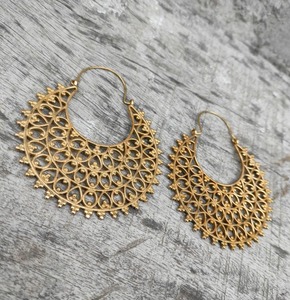 Boucles d'oreilles en laiton, finition solide, en stock, prêtes à l'expédition, fabrication sur mesure, article de gros d'usine - Product Image 5