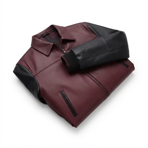 Chaqueta Varsity de Mezclilla Rasgada para Hombre, Corte Holgado, Cuello Camisero, Cierre de Botones, Bolsillos, Chaqueta Casual de Otoño, Venta al Por Mayor OEM - Product Image 3