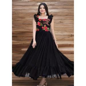 Atractivo Vestido Largo de Georgette con Estampado Negro - Product Image 1