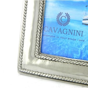กรอบรูปโลหะทรงสี่เหลี่ยมแนวตั้ง Cavagnini ดีไซน์สำหรับวางบนโต๊ะ ทนทานต่อการเกิดคราบสกปรก - Product Image 4