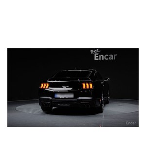 Ford Mustang 2024 2.3 EcoBoost Premium Coupé con Tapicería de Cuero, 19,875 km, Caja de Cambios Automática, Volante a la Izquierda, Cámara Trasera - Product Image 4
