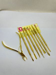 Empujadores de Cutículas de Acero Sostenible con Baño de Oro Brillante, Empujadores de Uñas con Logotipo Personalizado, Cortaúñas y Alicates para Cutículas Encarnadas - Product Image 1