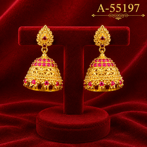 Boucles d'oreilles pendantes florales classiques tendance en imitation perle plaquées or pour bijoux de mariage pour femmes - Product Image 5