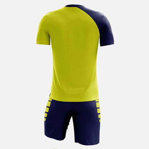 Conjunto de Uniforme de Fútbol Personalizado al por Mayor 2022, Ropa de Entrenamiento, Pantalón Corto de Secado Rápido, Conjunto de Camiseta de Fútbol Ligera, Transpirable y Ecológica - Product Image 3