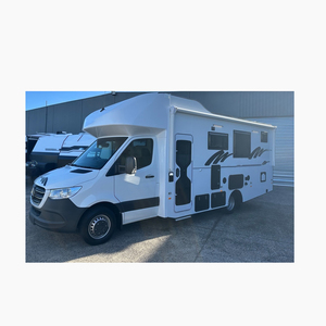 Autocaravana moderna con interior elegante y cómodas condiciones para dormir - Product Image 2