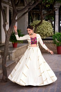Lehenga Choli de Rayón Puro Premium con Trabajo de Espejo Gamthi, Lentejuelas y Encaje, 8 Metros, Diseño de Campana, Ropa Étnica para Mujer, Calidad de Exportación - Product Image 2