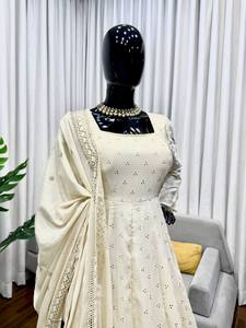 ชุดเดรส Anarkali ผ้าไหมชินนอนแบบดั้งเดิม พร้อมผ้าคลุมไหล่ สำหรับผู้หญิง งานปาร์ตี้ งานรับปริญญา งานแต่งงาน งานดิวาลี เสื้อผ้าอินเดีย ปากีสถาน - Product Image 5