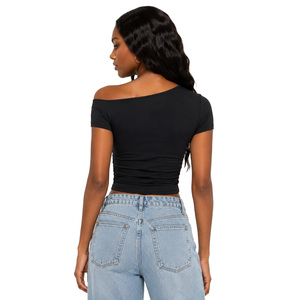 Chemisier asymétrique noir uni en maille pour femme, coupe ajustée, manches courtes, avec logo en strass - Product Image 2