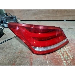 Feu arrière gauche d'occasion Equus 924013N500 - Product Image 2