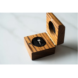 Caja de Anillo de Madera Cuadrada Minimalista, Caja de Joyería Magnética Portátil, Estuche Delgado para Anillo de Compromiso, para Propuesta de Matrimonio, Regalo de Boda - Product Image 6