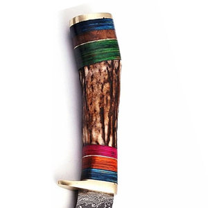 Couteau de chasse utilitaire d'extérieur avec lame en acier Damas et poignée ergonomique pour le camping et les activités de survie - Product Image 5