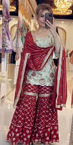 ชุดออกงานดีไซน์ใหม่ เสื้อท่อนบนสไตล์ชาราร่า พร้อมกางเกงพลลาโซและผ้าคลุมไหล่ - Product Image 2