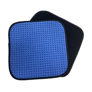 Paño de Limpieza de Microfibra Azul con Diseño de Puntos para el Mantenimiento y Pulido de Bolas de Boliche - Product Image 3