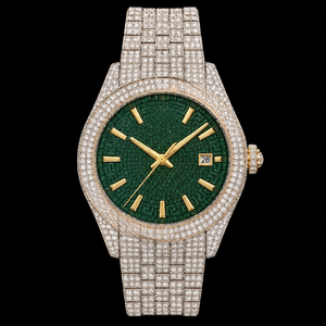 Montre à cadran vert glacé avec accents dorés, montre-bracelet de luxe pour homme en cristal argenté - Product Image 1