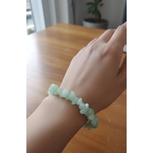 Pulsera de Cristal Curativo de Aventurina Verde Natural con Cuentas - Amuleto de la Suerte Hecho a Mano - Product Image 1