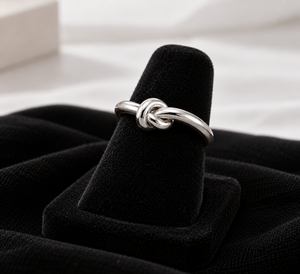 Bague en acier inoxydable vintage à nœud, unisexe, classique, pour mariage et fiançailles, design épuré, bijoux couleur argent - Product Image 4