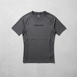 เสื้อยืดคอมเพรสชั่นผู้ชาย สีเทา แขนสั้น สำหรับออกกำลังกาย ฟิตเนส วิ่ง เล่นกีฬา รับสกรีนโลโก้ - Product Image 3
