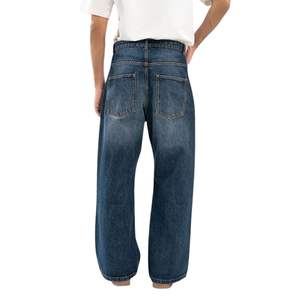 Jeans classiques bleus à jambe large pour hommes, coupe décontractée, délavage vintage, style rétro décontracté, pantalon en denim, vente en gros sur mesure - Product Image 2