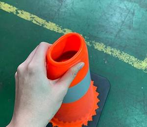 กรวยจราจรพีวีซีแบบยืดหยุ่นขนาด 28 นิ้ว 30 นิ้ว 36 นิ้ว 40 นิ้ว จากไต้หวัน - Product Image 4