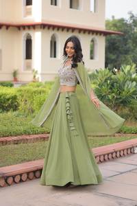 ชุดเลเฮนกาโชลีดีไซน์โดดเด่นสำหรับผู้หญิง พร้อมเสื้อโคติสไตล์ตะวันตก มีจำหน่ายในราคาขายส่งจากอินเดีย - Product Image 6