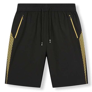 Shorts de sport noirs pour hommes avec empiècements latéraux à carreaux rouges, taille à cordon de serrage, séchage rapide, longueur Bermuda, fermetures éclair décoratives - Product Image 6