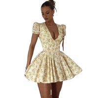 Robe Courte d'Été Florale 2026 pour Femme, Décontractée, Col en V, Taille Haute, Coupe Évasée, Lavable, en Polyester, Idéale pour les Sorties et les Fêtes