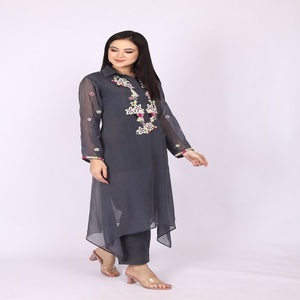 Conjunto de lujo para mujer, elegante conjunto de fiesta de 2 piezas, color gris oscuro con bordado a mano para mujeres modernas. - Product Image 3