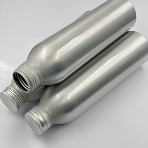 Botellas de Aluminio con Tapas de Rosca Estándar, Tapas ROPP, Impresión Offset, Diseño de Marca Personalizada - ENVASADO ECOLÓGICO, Venta al por Mayor en Vietnam - Product Image 1