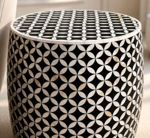 Table d'appoint ronde avec incrustation d'os, design géométrique et à rayures, Belladec - Product Image 5