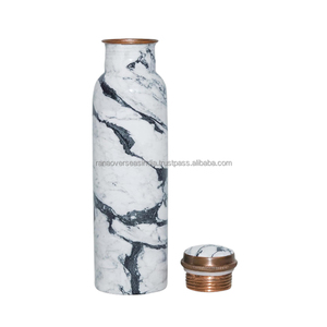 Botella de agua de cobre puro mejor valorada Diseño de esmalte elegante Recipiente de cobre Ayurvédico para uso diario Vasos de plástico - Product Image 1
