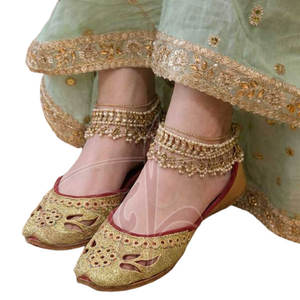 Khussa para Mujer, Diseño Nuevo, Fabricada en Pakistán, Antideslizante, Parte Superior de Cuero Sintético, Suela Antideslizante, Estilo Moderno, Superventas - Product Image 2