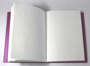 Carnet à couverture rigide en papier de coton recyclé fait main, couleur rose métallisé, feuilles gaufrées à carreaux, vente en gros - Product Image 3