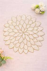 Set de table élégant fait main en polyester/coton, écologique et personnalisable, avec motifs floraux ivoire et feuilles, pour table à manger - Product Image 1
