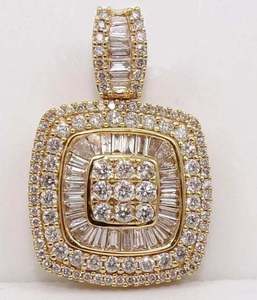 Collar con Colgante de Diamantes Baguette y Corte Redondo en Plata de Ley 925 para Niños, Aniversario Hindú - Product Image 1