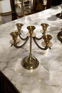Porte-bougie en métal de haute qualité avec finition dorée, support décoratif unique pour la décoration de la maison, table de fête de Pâques à prix avantageux - Product Image 2