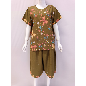 Pyjama court pour femme, manches courtes et pantalon court, confortable à porter au quotidien, en tissu rayonne. - Product Image 6