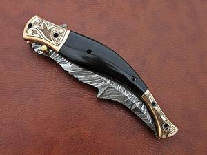 Couteau utilitaire pliant en acier SHARP POINT TRADES avec lame droite, manche en bois, ouverture par bouton-poussoir, design artistique - Product Image 2