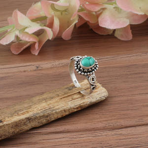 Anillo de Plata de Ley 925 con Turquesa en Corte Brillante, Hecho a Mano, Estilo Boho Clásico, con Gema Solitaria, para Aniversario - Product Image 4