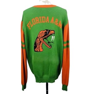 เสื้อคาร์ดิแกนปักโลโก้โรงเรียนตามสั่ง ผ้าโพลีเอสเตอร์/คอตตอนถัก  รับผลิตแบบ OEM สำหรับฤดูใบไม้ผลิและฤดูหนาว คอวี หนา ระบายอากาศได้ดี - Product Image 2