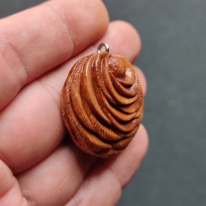 Collier en bois édition limitée, design spécial, couleur unie, fabrication sur mesure, vente en gros pour usines - Product Image 2