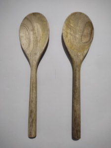 BINSADIQ CRAFTS Grande cuillère de cuisine de luxe faite à la main en bois de manguier, résistante à la chaleur, écologique, en bois naturel, facile à nettoyer - Product Image 1