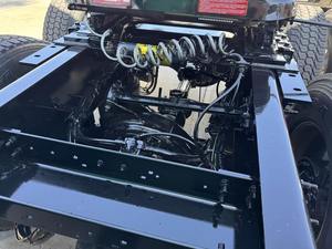 Camión Tractor Versátil de 10 Ruedas 6x4 Diésel, Cabeza Tractora de Servicio Pesado para Transporte de Carga Comercial por Carretera - Product Image 5