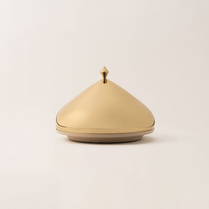 Plat de service décoratif haut de gamme en métal doré, avec couvercle en dôme, pour table, vaisselle de luxe - Product Image 1