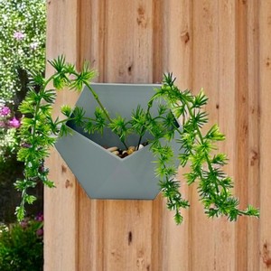 Jardinière murale géométrique en bois de pin, finition vieillie - Jardinières suspendues artisanales en gros, design contemporain par Aqudus Saleem - Product Image 1