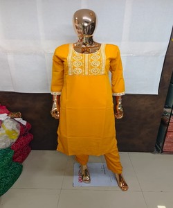 Kurta Amarilla de Algodón con Cuello Bordado, Largo hasta el Tobillo, Estilo Tradicional Indio-Pakistaní, Ropa Casual para Mujer, SALASAR 85317 - Product Image 3