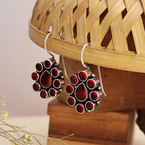 Boucles d'oreilles pendantes en forme de fleur de grenat rouge naturel, en laiton, faites à la main, avec pierres précieuses, vente en gros, bijoux pour femmes - Product Image 2
