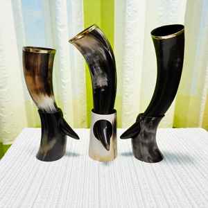 Coupe à boire en corne de bœuf Viking de qualité supérieure avec bordure et support en laiton, finition haute brillance à prix avantageux - Product Image 1